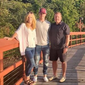 Meet your Posher, Elliot